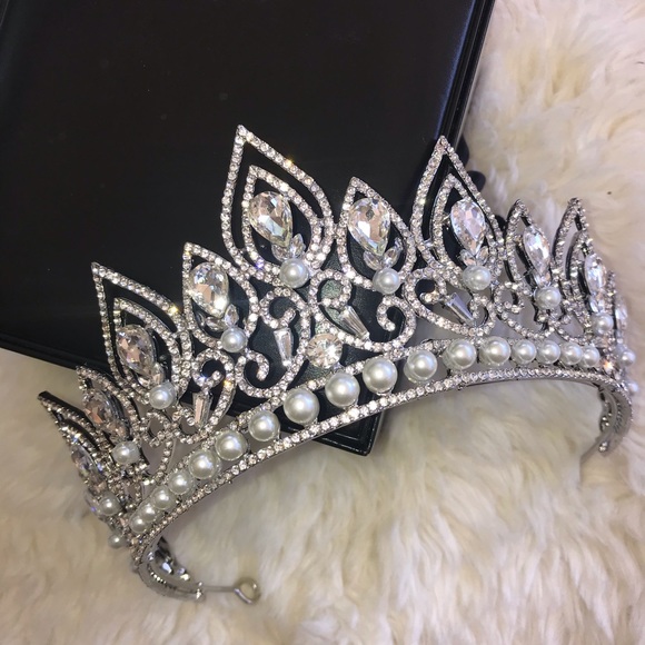 CZs diamonelle faux pearl tiara main image 4
